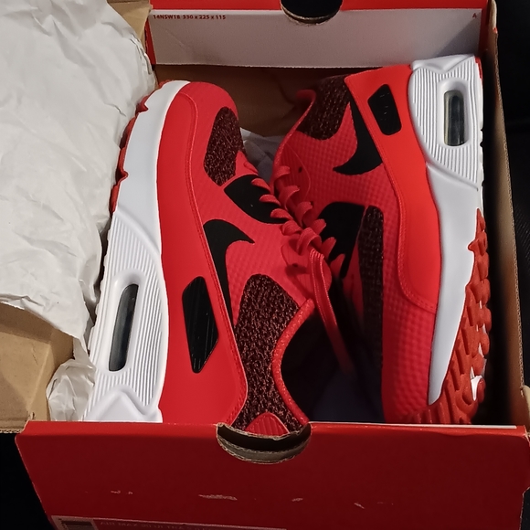Air Max 90 Ultra 2.0 Essentials 10.5 - Picture 2 of 10